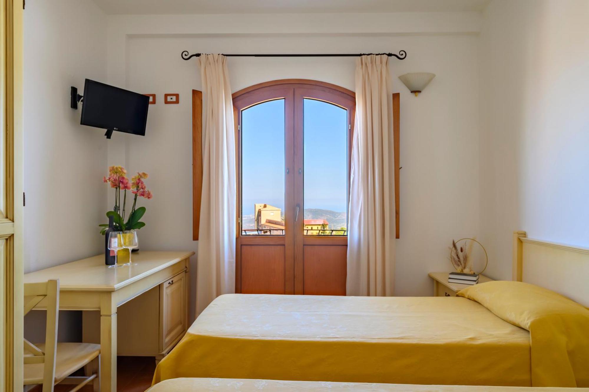 Hotel Marie Claire Ланузеи Екстериор снимка
