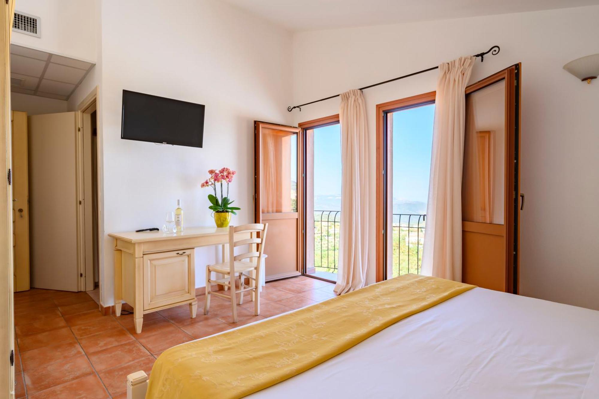 Hotel Marie Claire Ланузеи Екстериор снимка