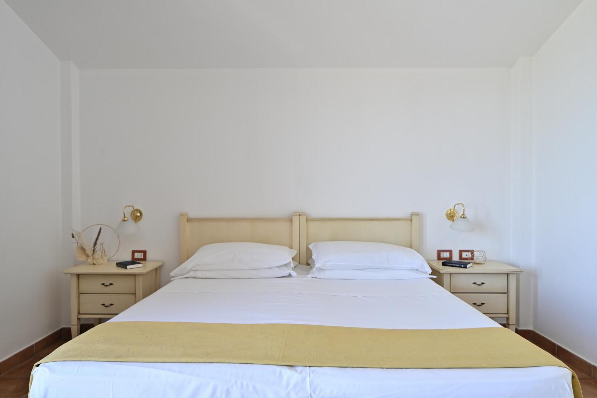 Hotel Marie Claire Ланузеи Екстериор снимка