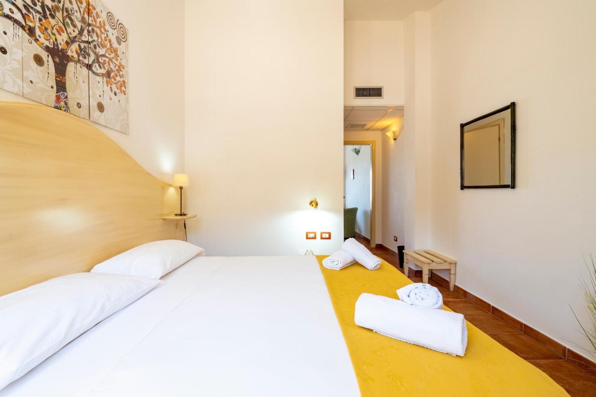 Hotel Marie Claire Ланузеи Екстериор снимка
