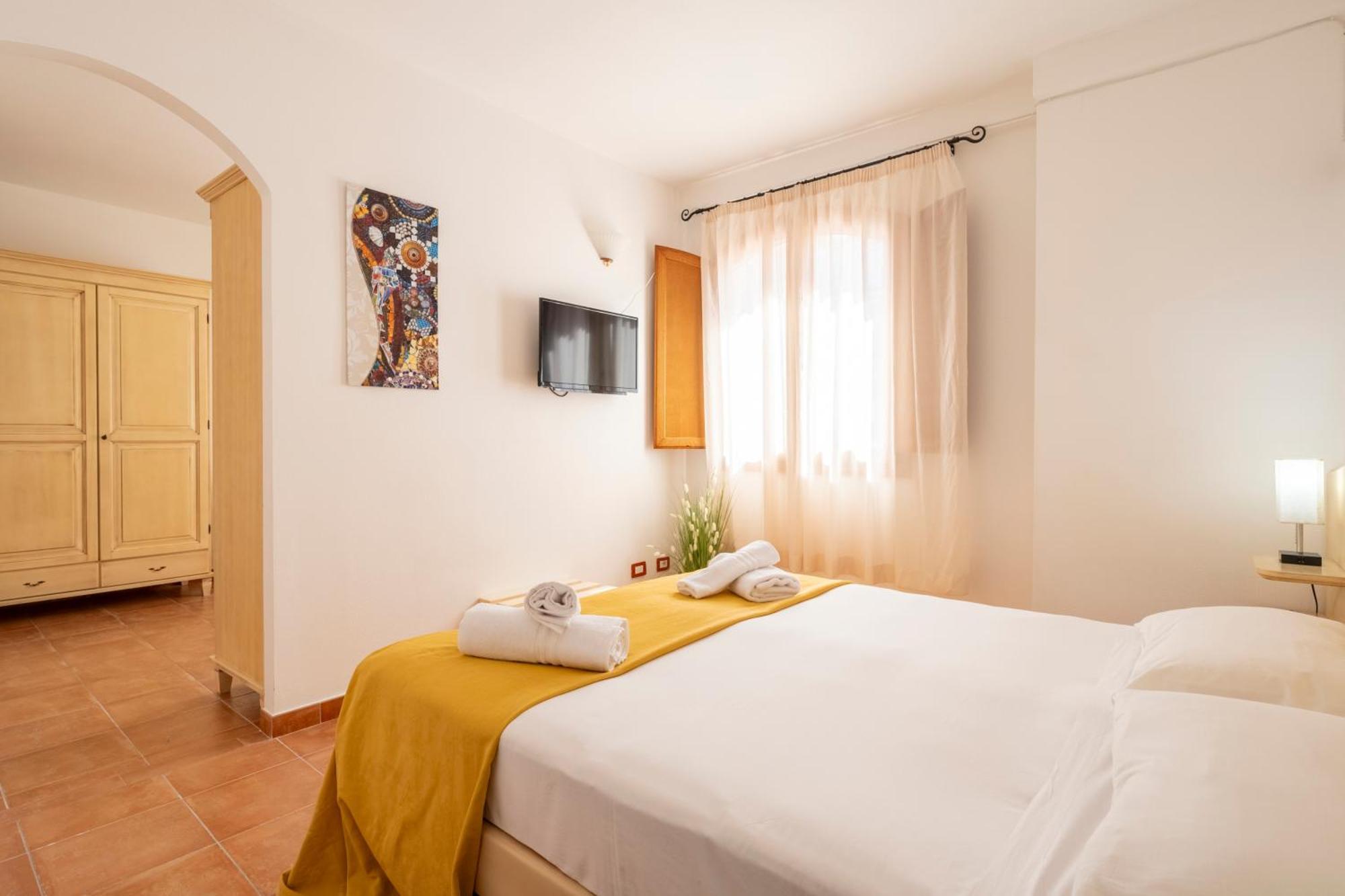 Hotel Marie Claire Ланузеи Екстериор снимка