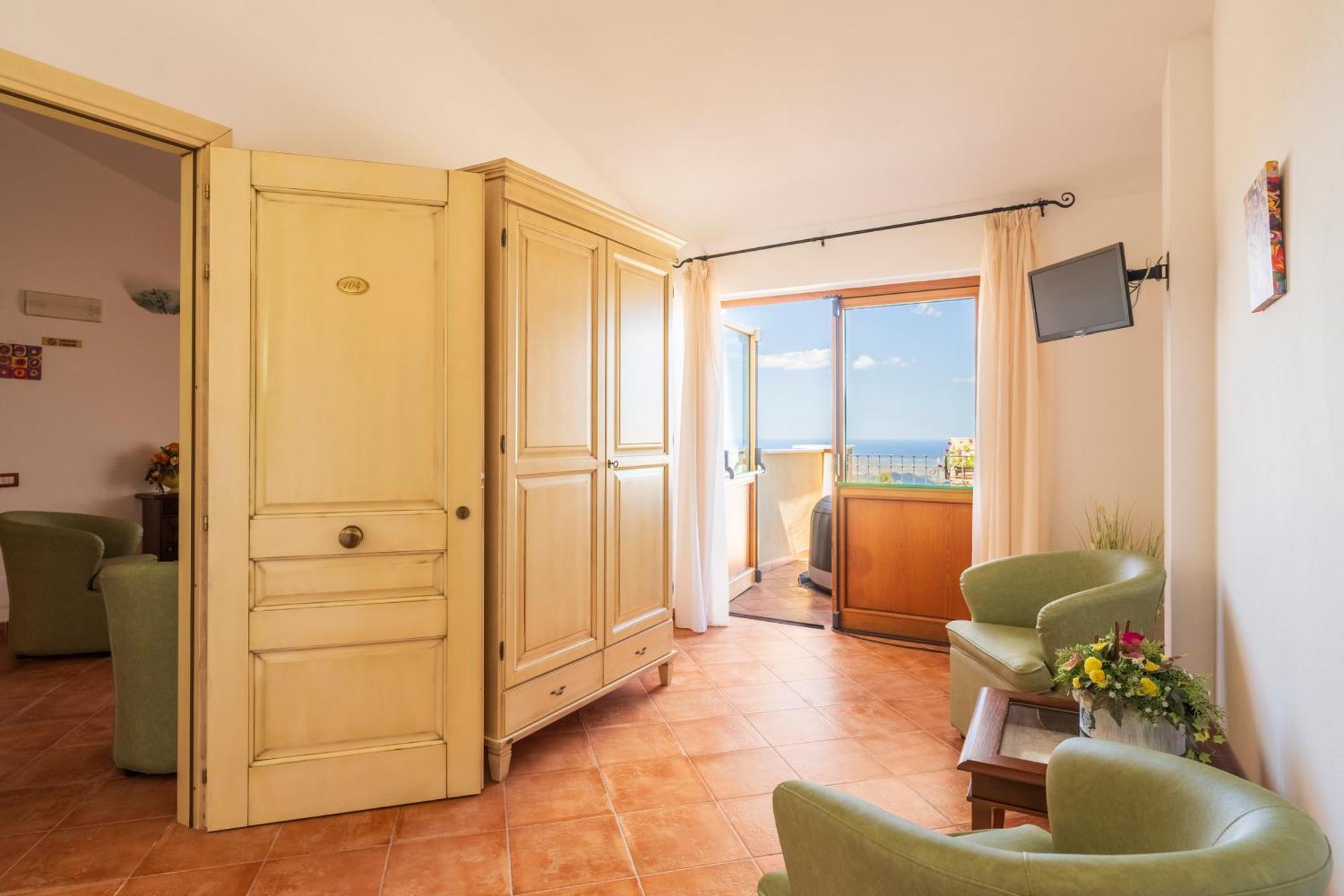 Hotel Marie Claire Ланузеи Екстериор снимка