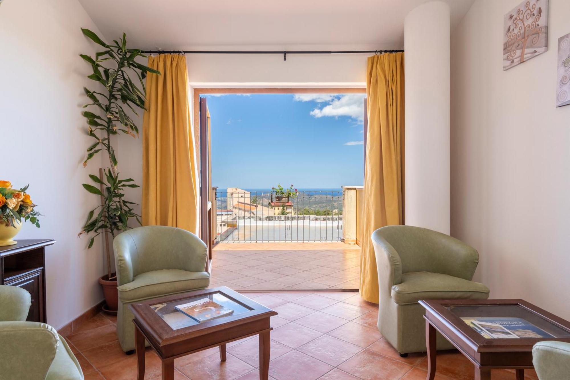 Hotel Marie Claire Ланузеи Екстериор снимка